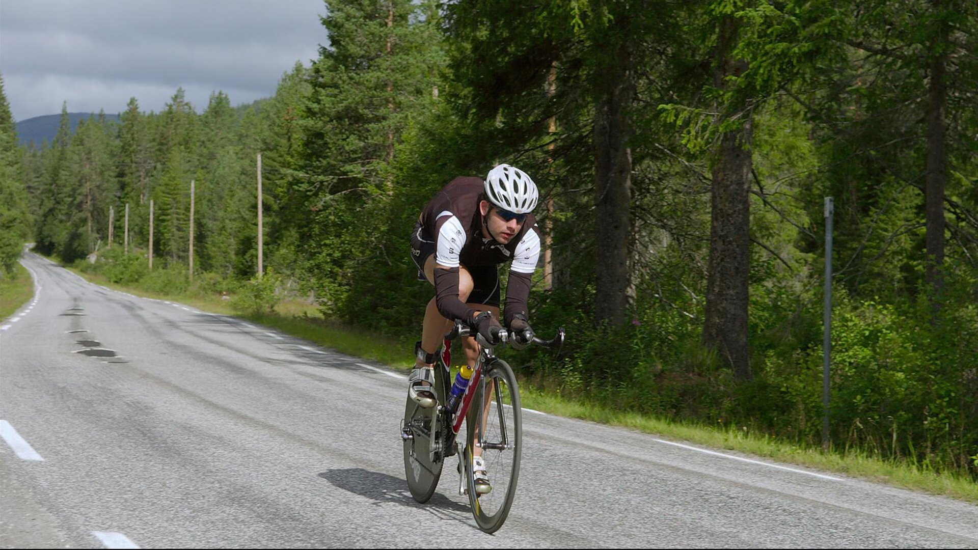 弗朗索瓦·斯图尔特:极具战术眼光的中场球员,始终占据比赛主动